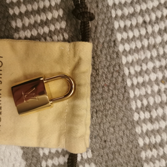 Louis Vuitton Alma pm - Picture 6 of 9